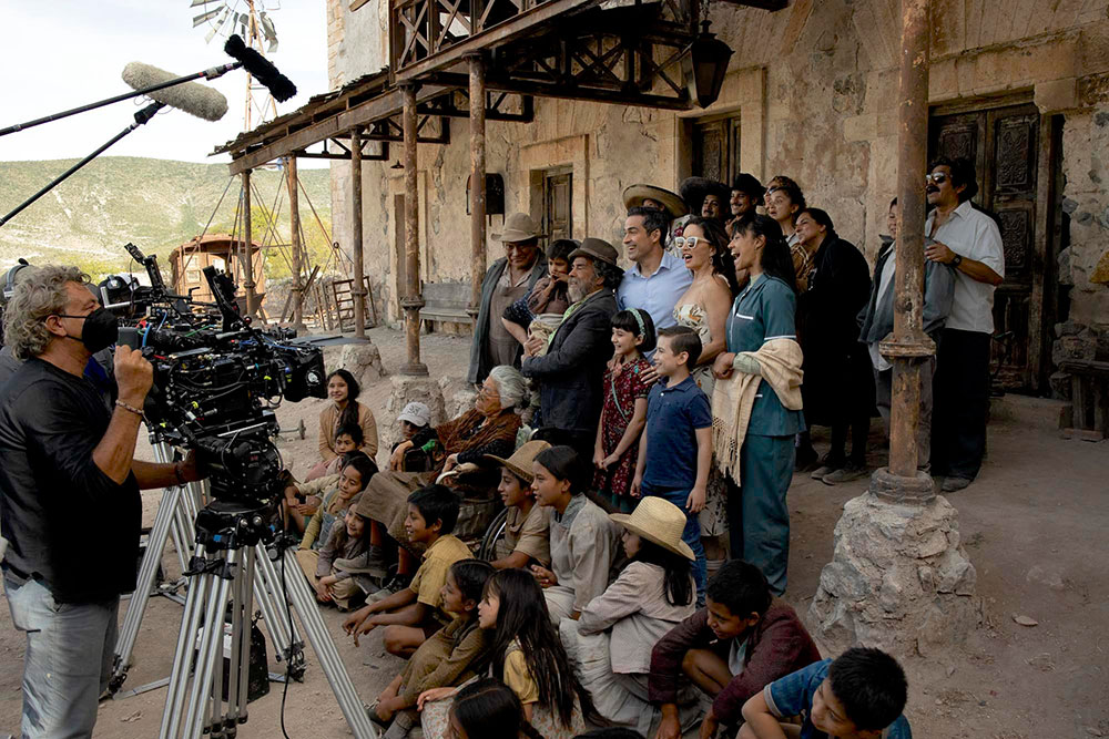 ¡Que Viva México! Behind The Scenes